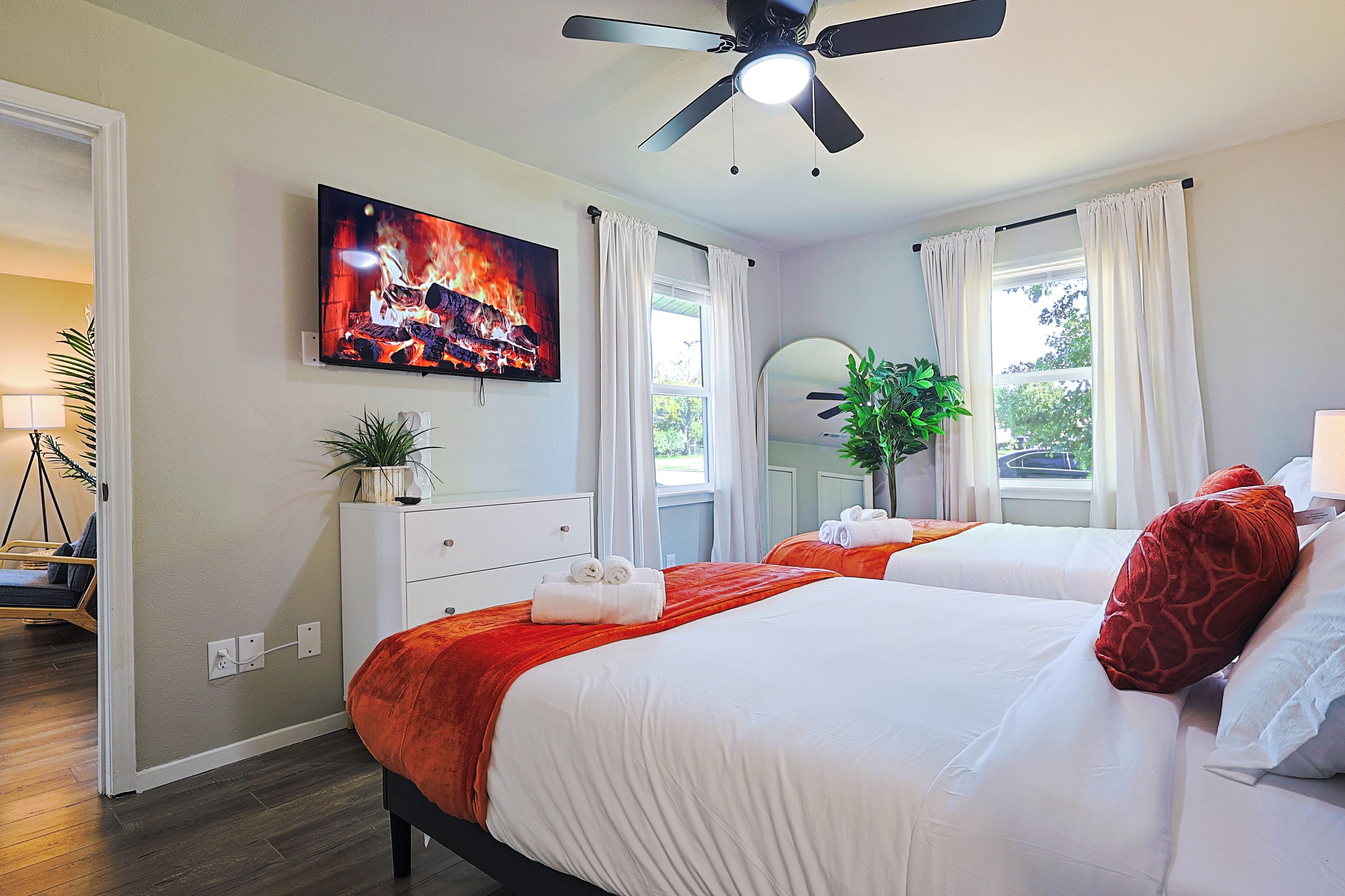 Ferros/tábuas de passar roupa, Wi-Fi, roupa de cama