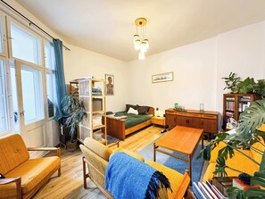 Living area - Bright Apartment with Balcony (Berlin)
