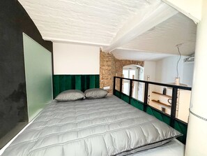 1 bedroom, WiFi, bed sheets - Cozy Studio for 4 on Prenzlauer Allee (Berlin)