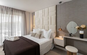 3 bedrooms, iron/ironing board, travel cot, free WiFi - Stunning Contemporary 3-Bedroom Corner Apartment in the Idyllic Oasis 325, Estepona (Estepona)