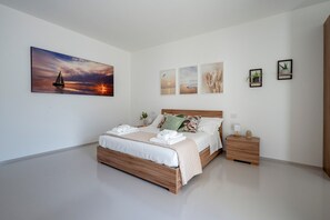 4 bedrooms, WiFi, bed sheets