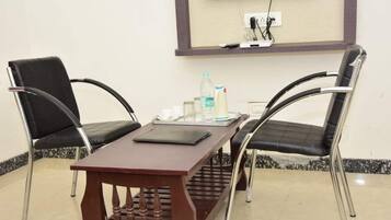 Kahden hengen deluxe-huone | Ruokailu