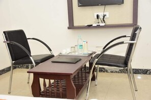 Kahden hengen deluxe-huone | Ruokailu