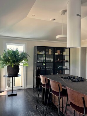 Dining - Historic 1860s Estate - 4 Ensuites & Grand Fireplace (Daylesford - Hepburn Springs)