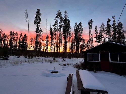 Cabin #5 Serene 2-bedroom rustic cabin in Gould, perfect for a peaceful getaway.