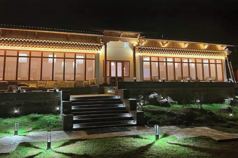 Highland luxury glamping resort & spa
