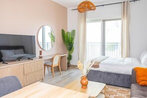 Apartment, Balcony, Canal View | Iron/ironing board, free WiFi - Bloomfields Stu Waterfront Studio (Abu Dhabi)