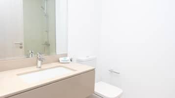 Apartment, Balcony, Canal View | Bathroom