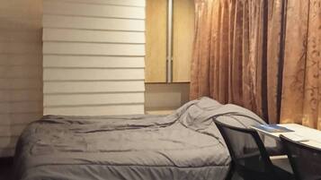 Internet, bed sheets, wheelchair access