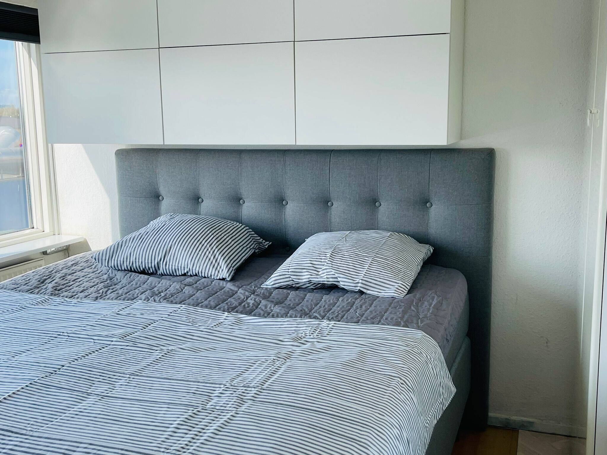 Iron/ironing board, internet, bed sheets