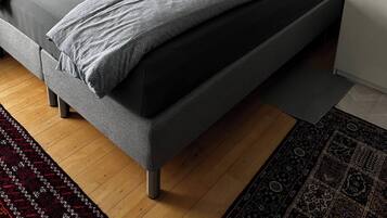 Iron/ironing board, internet, bed sheets