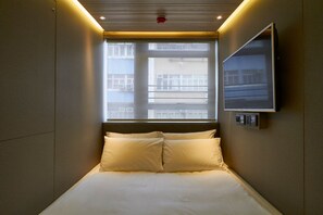 Desk, free WiFi - M plus (Kowloon)