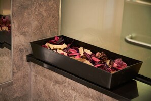 Miscellaneous - M plus (Kowloon)