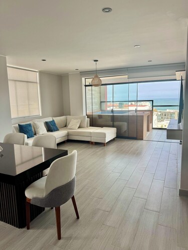 APARTMENT IN PUNTA HERMOSA