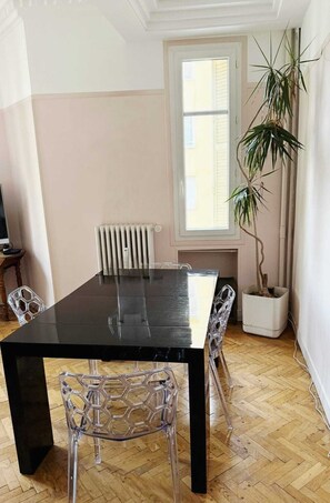 Dining - Nice center 4-room apartment with air conditioning (Nice)