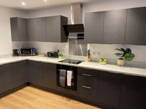 Private kitchen - Central Old Town 2-Bed Flat (Swindon)
