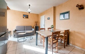 Dining - Charmante maison au calme (La Chapelle-Fleurigné)
