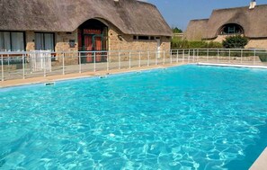 A heated pool - Cocon près de la Baule (Saint-André-Des-Eaux)