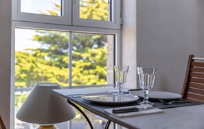 Dining - Amazing home in Ploemeur with WiFi (Ploemeur)