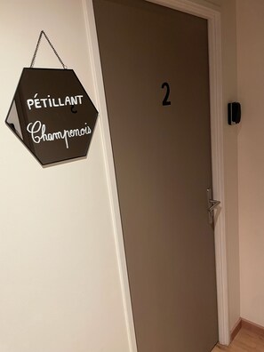 Interior - SacresappartsLib (Reims)