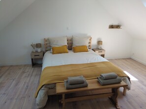 Iron/ironing board, WiFi, bed sheets - Ti Jopel: Charming house 300m from Plage du Gouérou (Lampaul-Plouarzel)