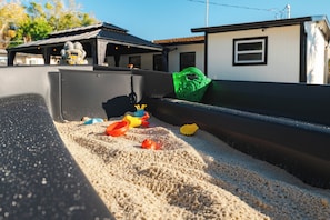 Children’s area - Frog & Monkey Nest: golfing, beaches, downtown Palm Harbor (Palm Harbor)