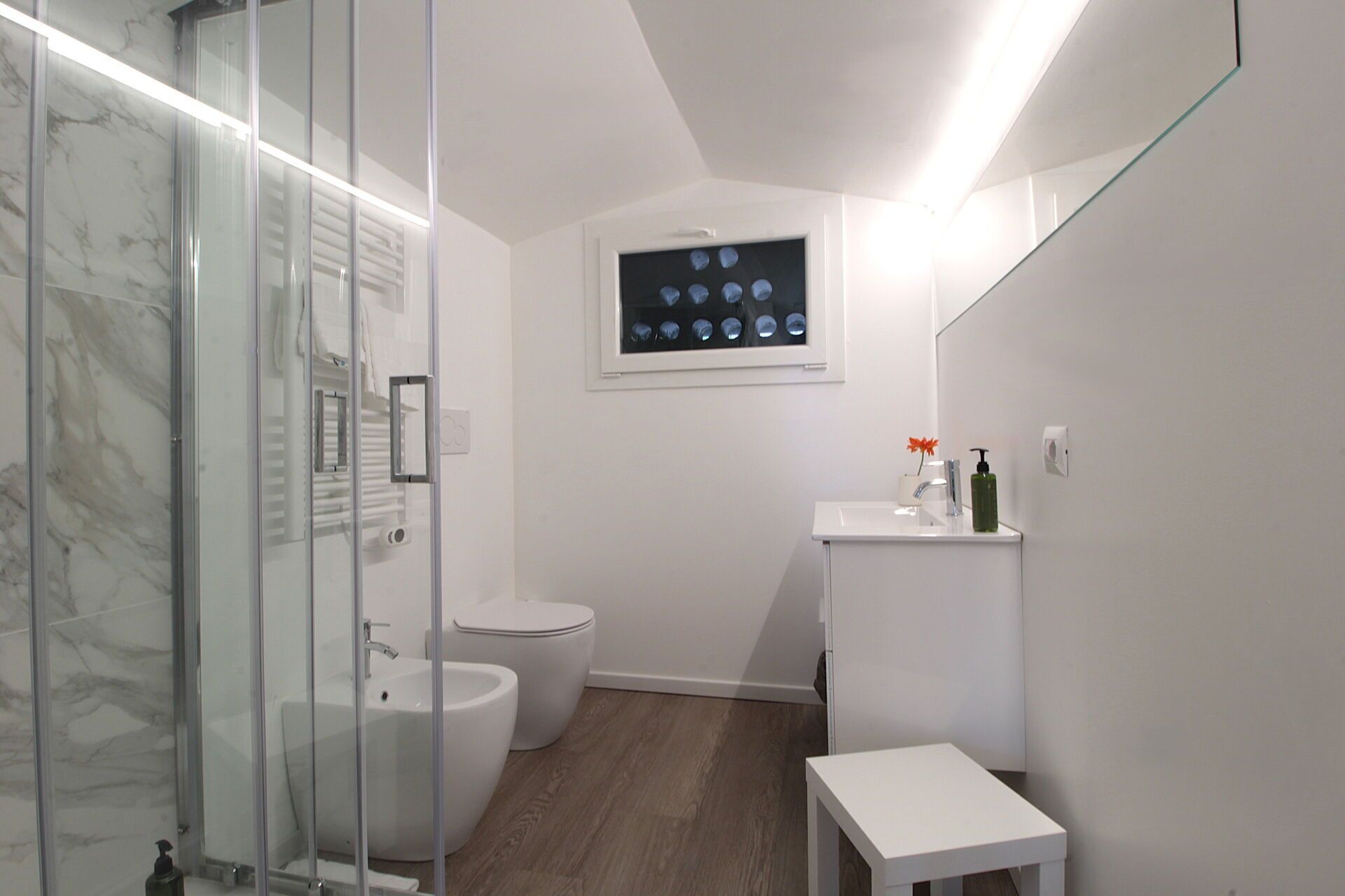 Autumn, Bathroom, Spring, Summer