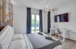 5 bedrooms, iron/ironing board, travel cot, free WiFi