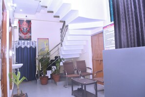 Lobby - Shree Ladli Krishna Kunj Homestay (Ayodhya)