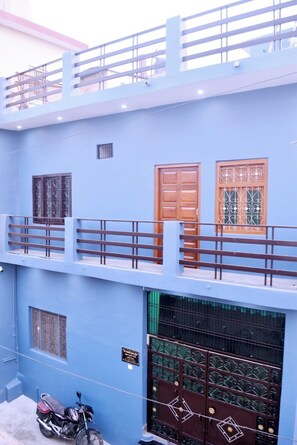 Exterior detail - Shree Ladli Krishna Kunj Homestay (Ayodhya)