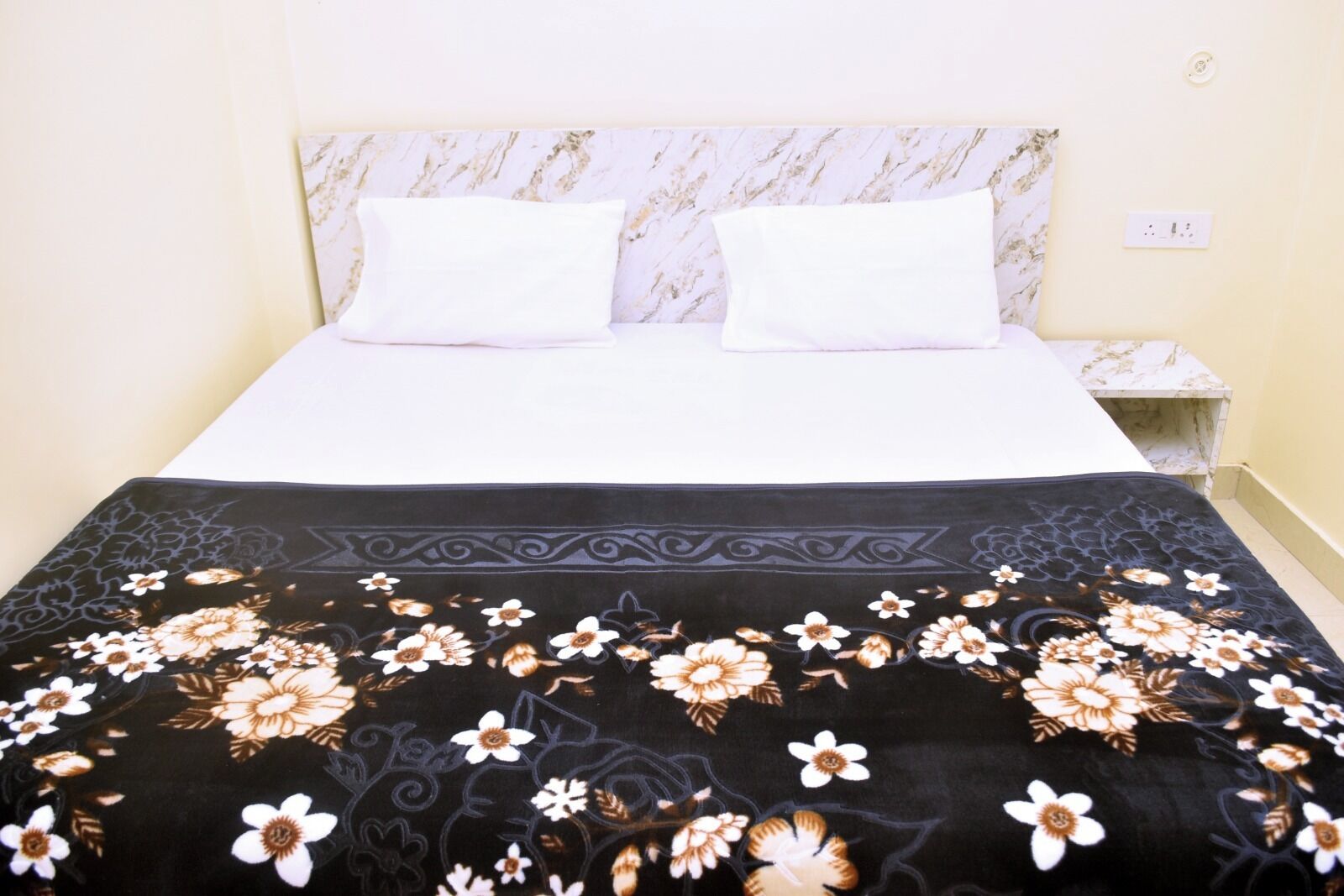 Deluxe Room | Free WiFi