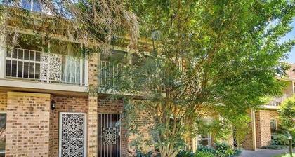 Entire 3-Bedroom House in Central Glebe