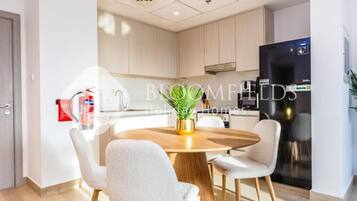 Apartment, Balcony, Park View | Dining