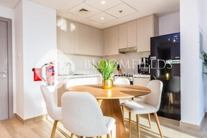 Apartment, Balcony, Park View | Dining - Bloomfields 1br Deluxe in Water Edge (Abu Dhabi)