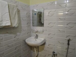 Superior Double Room, Balcony, Garden View | Bathroom | Towels, soap, shampoo, toilet paper - Sundarban Tiger Roar Resort (Sundarban)