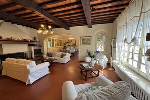 Smart TV, fireplace - A Place to Dream – Your Perfect Tuscan Home (Fucecchio)