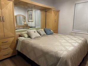 2 habitaciones, tabla de planchar con plancha, wifi y ropa de cama 