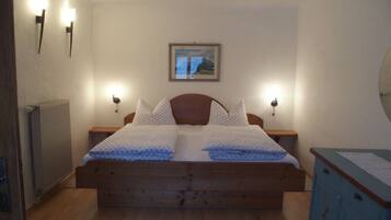 BĂŒgeleisen/BĂŒgelbrett, BettwĂ€sche