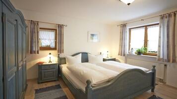 2 Schlafzimmer, Bügeleisen/Bügelbrett, Reisekinderbett, kostenloses WLAN