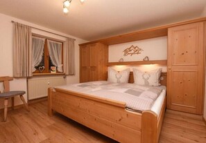 2 bedrooms, travel cot, free WiFi - Holiday apartment with 1 bedroom (Oberstdorf)
