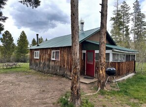 Exterior - Cabin #1 Charming 2-bedroom rustic cabin in Gould perfect for a getaway (Walden)