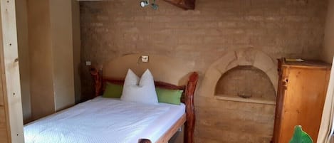 Ferros/tábuas de passar roupa, Wi-Fi de cortesia, roupa de cama