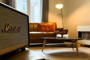 Smart-tv en een open haard