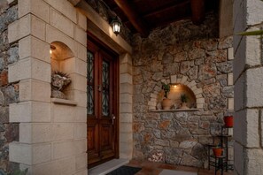 Exterior detail - Marias Serene Countryside Retreat, House (Chania)