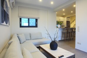Smart TV, fireplace - Stone Crafted Luxury Villas - Villa Artemis (Nikiana)