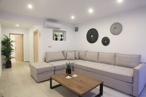 Smart TV, fireplace - Stone Crafted Luxury Villas - Villa Artemis (Nikiana)