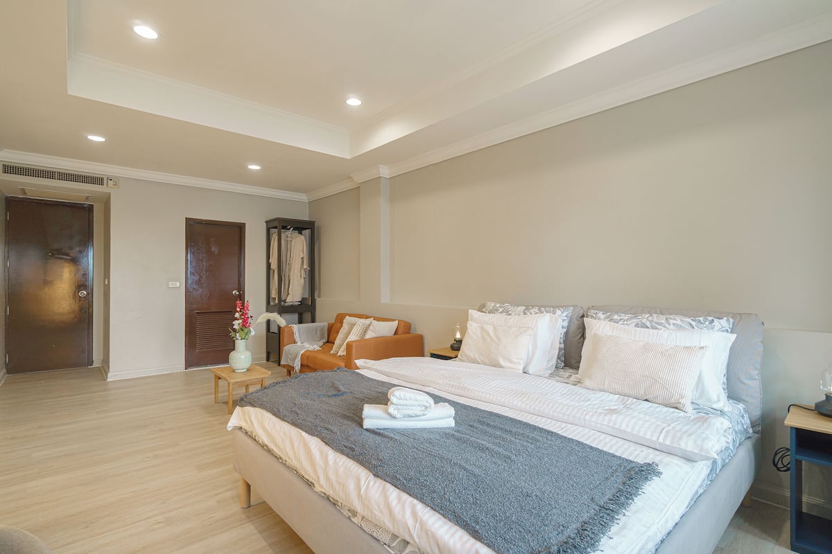 Superior Double Room, City View