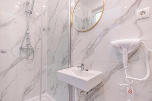 Basic Room | Bathroom - Long Stay Private Room Near Westbahnhof (Vienna)