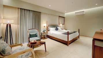 Luxury Villa | In-room safe, blackout drapes, iron/ironing board, free WiFi