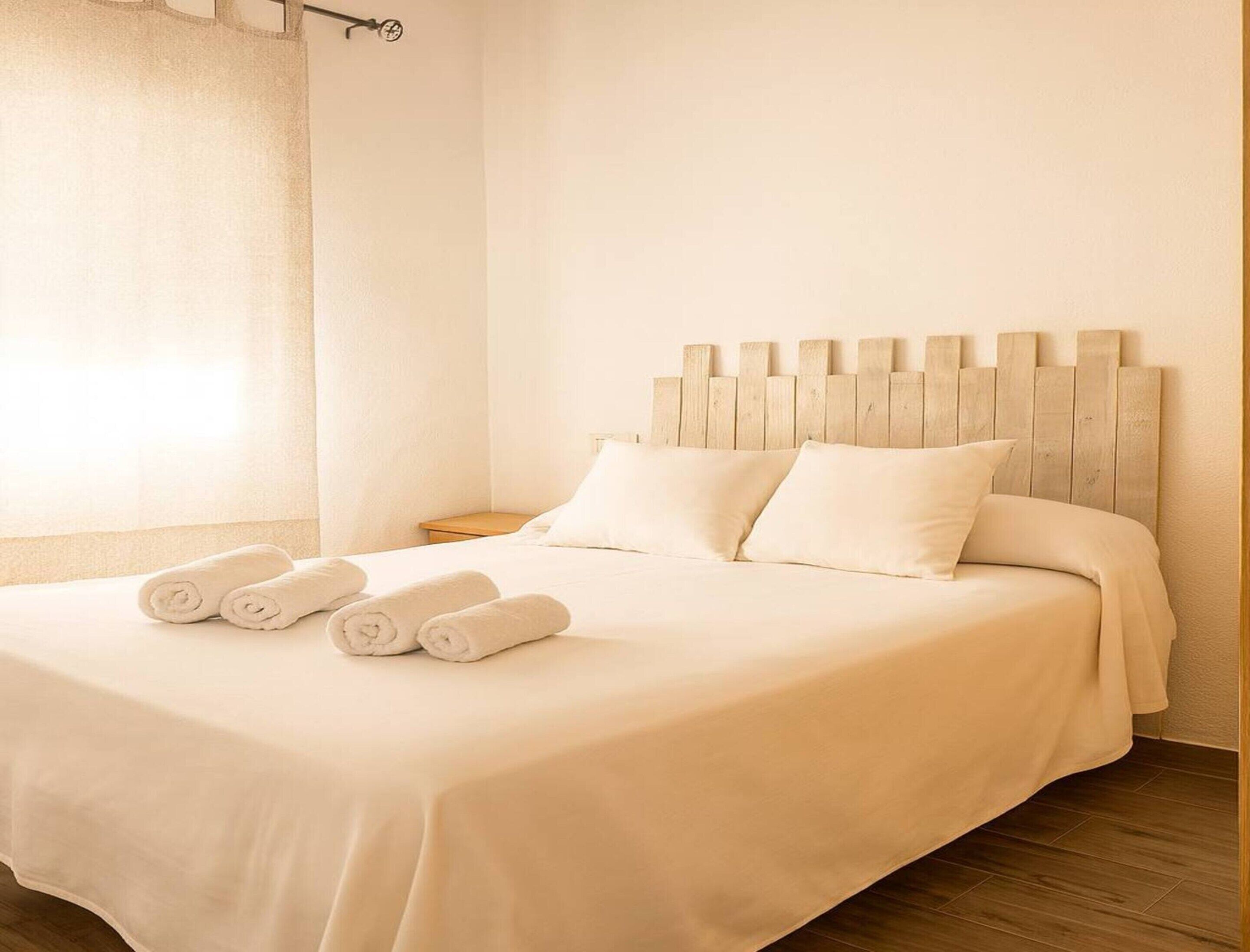 Apartment | 1 bedroom, bed sheets